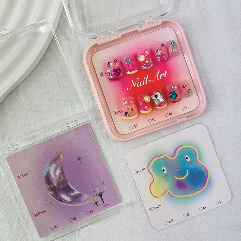 50 Pz 6.5x6.5 cm 8x8 cm Presse - Nail Art Quotes recensione e prezzo