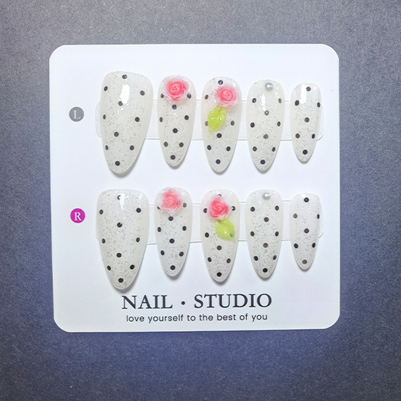 10 Pezzi Unghie Finte a Mandor - Nail Art Chrome recensione e prezzo