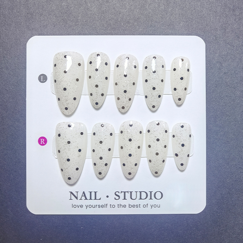 10 Pezzi Unghie Finte a Mandor - Nail Art Chrome recensione e prezzo